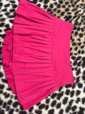 🩷 CUTE HOT PINK GOLD HINGE SKIRT